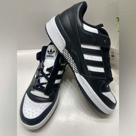 ADIDAS ORIGINALS Forum Low Core Black Cloud White - Picture 9 of 10